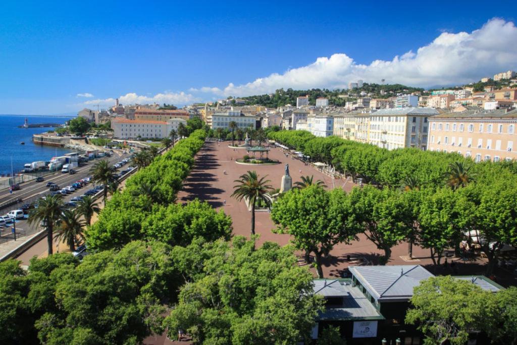Appartement Climatise,Idealement Situe 100M Du Vieux Port. Bastia  Luaran gambar